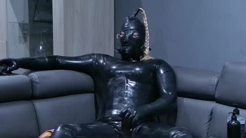 Snapshot of latexboy1986 chatting on February 8, 2025, 6:55 pm latex boy 38 online show from February 8, 2025, 6:55 pm