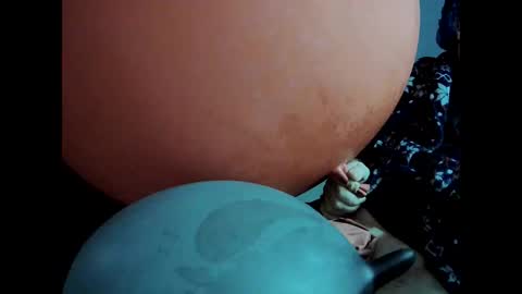 latexchris77 online show from December 16, 2024, 10:18 am