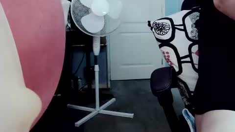 Snapshot of latexchris77 chatting on June 7, 2026, 11:14 am latexchris77 online show from June 7, 2026, 11:14 am