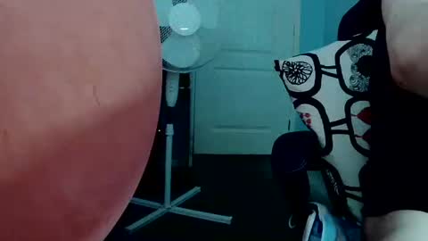 Snapshot of latexchris77 chatting on June 9, 2026, 6:25 am latexchris77 online show from June 9, 2026, 6:25 am