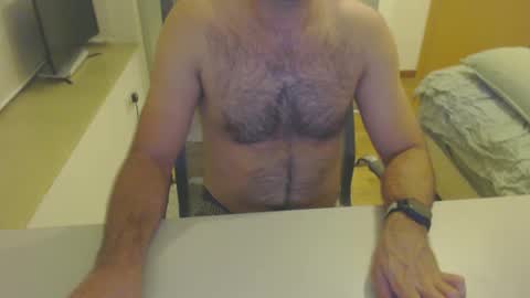 latexdave84 online show from February 7, 2025, 2:26 pm