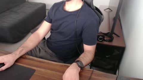 latexdave84 online show from October 27, 2025, 6:17 am