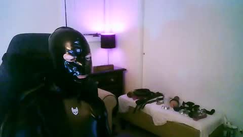latexminheadroom online show from October 17, 2025, 2:04 am