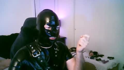 latexminheadroom online show from January 11, 2026, 7:24 am