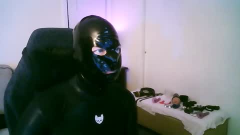 latexminheadroom online show from February 22, 2026, 2:02 am