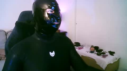 latexminheadroom online show from March 13, 2026, 6:53 am