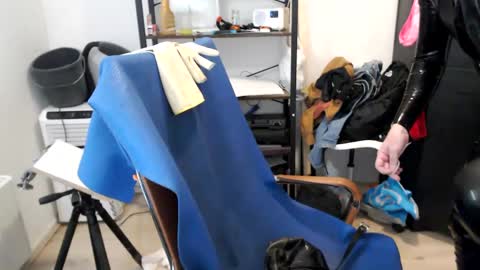 latexslaafboy online show from January 13, 2025, 10:14 am