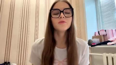 Snapshot of latiapetosa chatting on June 21, 2026, 1:13 pm Mia online show from June 21, 2026, 1:13 pm
