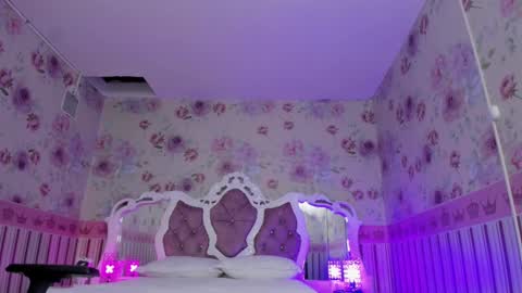 Snapshot of latin_ashley_ chatting on February 13, 2025, 5:48 am Valeria online show from February 13, 2025, 5:48 am