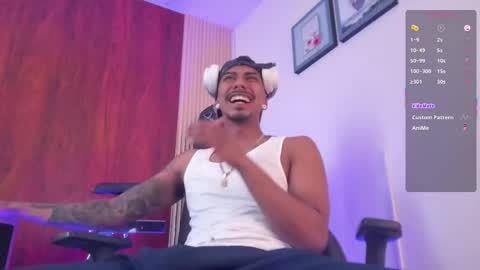 Snapshot of latin_blackmen chatting on June 5, 2026, 4:24 pm latin_blackmen online show from June 5, 2026, 4:24 pm