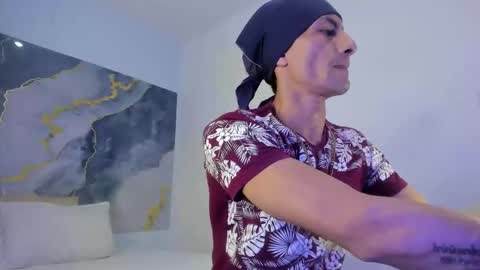 crissex  online show from October 27, 2025, 12:20 pm