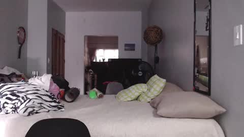 M E G A N  online show from January 16, 2025, 2:08 pm