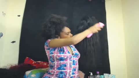 Snapshot of latin_rihanna_j chatting on February 23, 2025, 1:24 am karen online show from February 23, 2025, 1:24 am