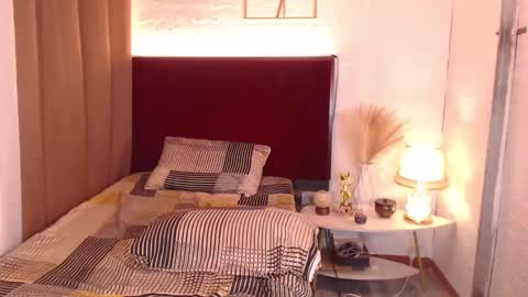Snapshot of latina_babyyyy13 chatting on March 4, 2025, 5:32 am latina_babyyyy13 online show from March 4, 2025, 5:32 am