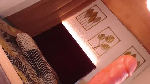 Snapshot of latina_babyyyy13 chatting on March 9, 2025, 4:49 am latina_babyyyy13 online show from March 9, 2025, 4:49 am
