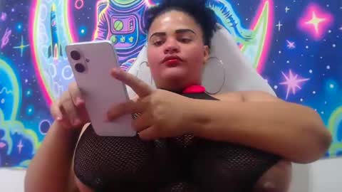 latina_bigboos12 online show from July 19, 2026, 12:25 am
