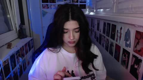 miiiiiiaaaa online show from January 29, 2025, 1:17 pm