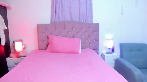 Snapshot of latinabombsheell chatting on February 8, 2026, 6:50 am Martina online show from February 8, 2026, 6:50 am