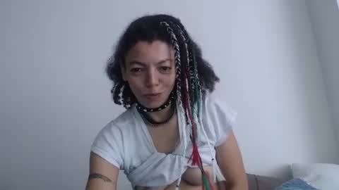 Latinacoka online show from October 27, 2025, 1:59 pm