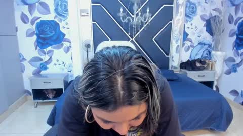 EMMA   online show from September 24, 2025, 3:04 pm