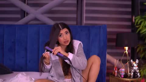 Latina online show from January 14, 2026, 7:08 pm