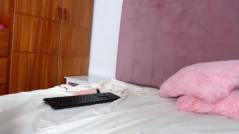 Snapshot of latinaslove_ chatting on December 20, 2024, 2:08 am B I A N C A - AND - N I K K I online show from December 20, 2024, 2:08 am