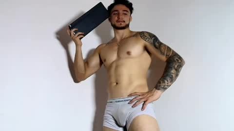 Snapshot of latinboyvip_ chatting on June 3, 2026, 3:31 am LatinBoyVIP Colombian online show from June 3, 2026, 3:31 am