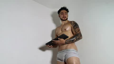 Snapshot of latinboyvip_ chatting on June 7, 2026, 1:43 am LatinBoyVIP Colombian online show from June 7, 2026, 1:43 am
