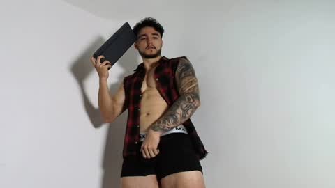 Snapshot of latinboyvip_ chatting on June 10, 2026, 3:22 pm LatinBoyVIP Colombian online show from June 10, 2026, 3:22 pm