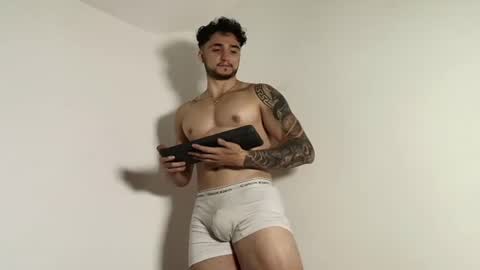 Snapshot of latinboyvip_ chatting on July 14, 2026, 2:05 am LatinBoyVIP Colombian online show from July 14, 2026, 2:05 am