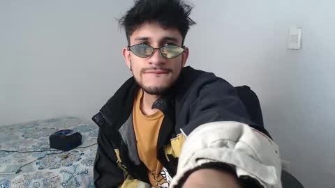 Snapshot of latinbunny7779 chatting on February 25, 2025, 6:58 am camilo online show from February 25, 2025, 6:58 am