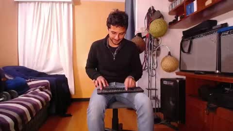 Snapshot of latincurious0 chatting on September 27, 2025, 2:27 am Juanito online show from September 27, 2025, 2:27 am