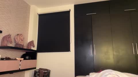 Hi -  online show from December 18, 2025, 2:50 am