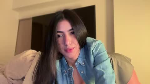 Snapshot of latinella chatting on May 15, 2026, 7:26 am Hi - online show from May 15, 2026, 7:26 am