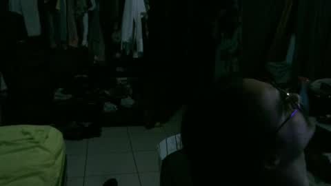 Snapshot of latinincognito chatting on December 22, 2024, 10:06 am latinincognito online show from December 22, 2024, 10:06 am