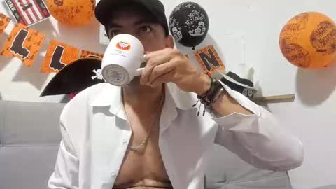 Snapshot of latinmartin254 chatting on November 1, 2025, 1:35 pm latinmartin254 online show from November 1, 2025, 1:35 pm