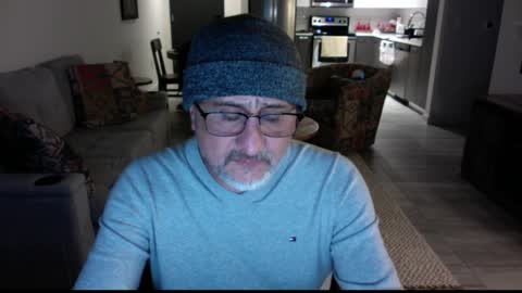 Snapshot of latinnous chatting on December 22, 2024, 5:12 am QS - INDEPENDENT MODEL online show from December 22, 2024, 5:12 am