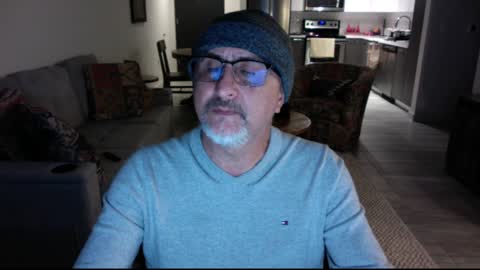 Snapshot of latinnous chatting on December 27, 2024, 7:08 am QS - INDEPENDENT MODEL online show from December 27, 2024, 7:08 am