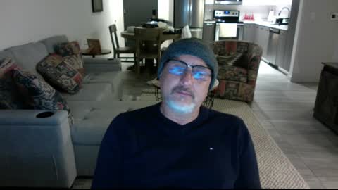 Snapshot of latinnous chatting on January 16, 2025, 9:48 am QS - INDEPENDENT MODEL online show from January 16, 2025, 9:48 am