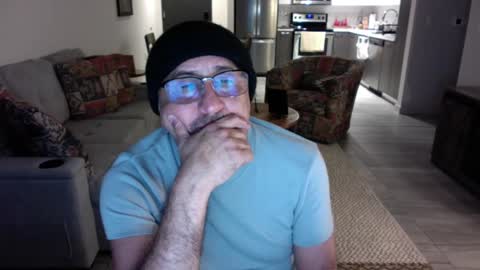 Snapshot of latinnous chatting on January 18, 2025, 8:52 am QS - INDEPENDENT MODEL online show from January 18, 2025, 8:52 am