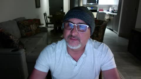 Snapshot of latinnous chatting on January 22, 2025, 3:09 am QS - INDEPENDENT MODEL online show from January 22, 2025, 3:09 am