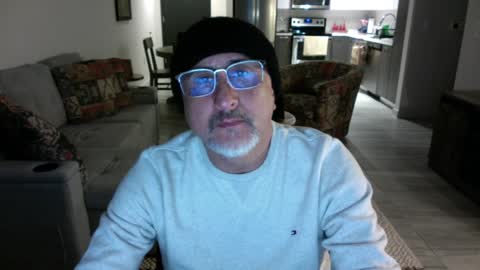 Snapshot of latinnous chatting on January 23, 2025, 2:44 am QS - INDEPENDENT MODEL online show from January 23, 2025, 2:44 am