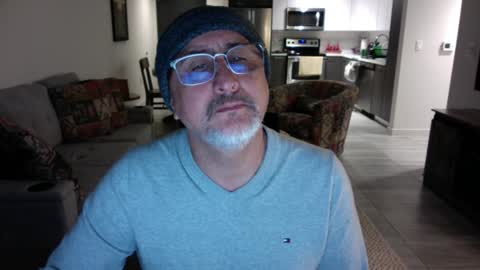 Snapshot of latinnous chatting on January 24, 2025, 6:24 am QS - INDEPENDENT MODEL online show from January 24, 2025, 6:24 am