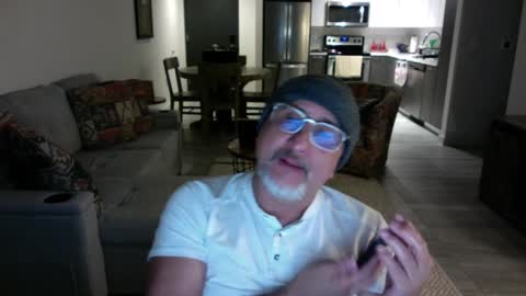 Snapshot of latinnous chatting on January 31, 2025, 2:48 am QS - INDEPENDENT MODEL online show from January 31, 2025, 2:48 am