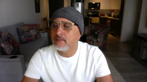 Snapshot of latinnous chatting on February 6, 2025, 3:20 pm QS - INDEPENDENT MODEL online show from February 6, 2025, 3:20 pm