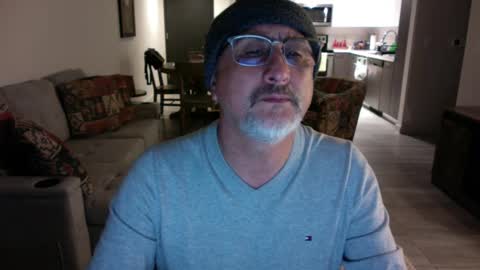 Snapshot of latinnous chatting on February 13, 2025, 5:05 am QS - INDEPENDENT MODEL online show from February 13, 2025, 5:05 am