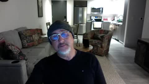 Snapshot of latinnous chatting on February 15, 2025, 5:09 am QS - INDEPENDENT MODEL online show from February 15, 2025, 5:09 am