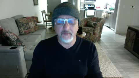 Snapshot of latinnous chatting on February 15, 2025, 8:11 am QS - INDEPENDENT MODEL online show from February 15, 2025, 8:11 am