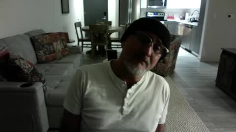 Snapshot of latinnous chatting on February 16, 2025, 7:26 am QS - INDEPENDENT MODEL online show from February 16, 2025, 7:26 am