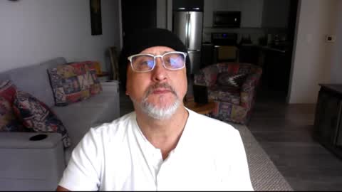 Snapshot of latinnous chatting on February 16, 2025, 8:11 pm QS - INDEPENDENT MODEL online show from February 16, 2025, 8:11 pm